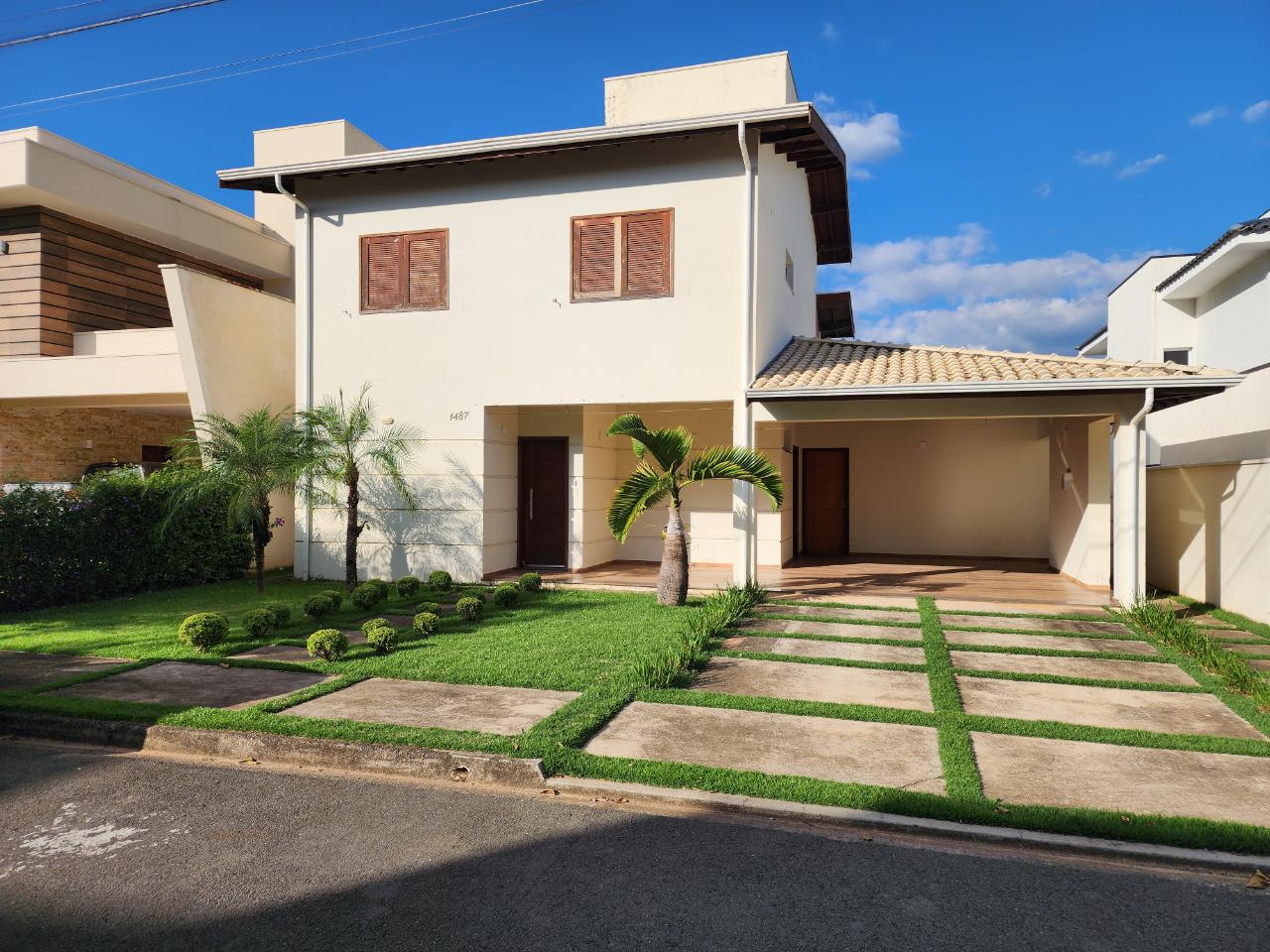 Casa Residencial - Condomínio Morro Azul II