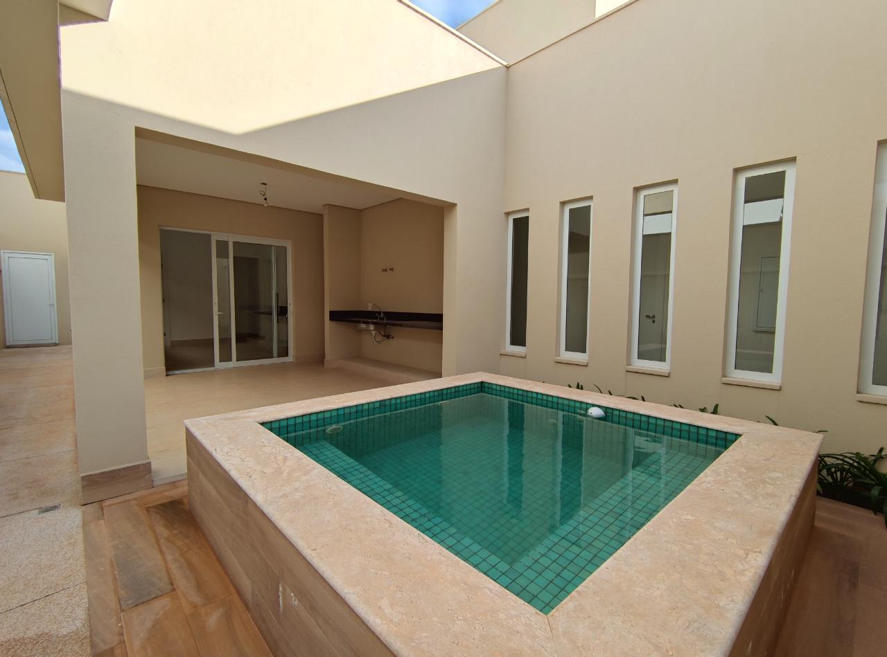 Casa Residencial - Condomínio Valle da Prata