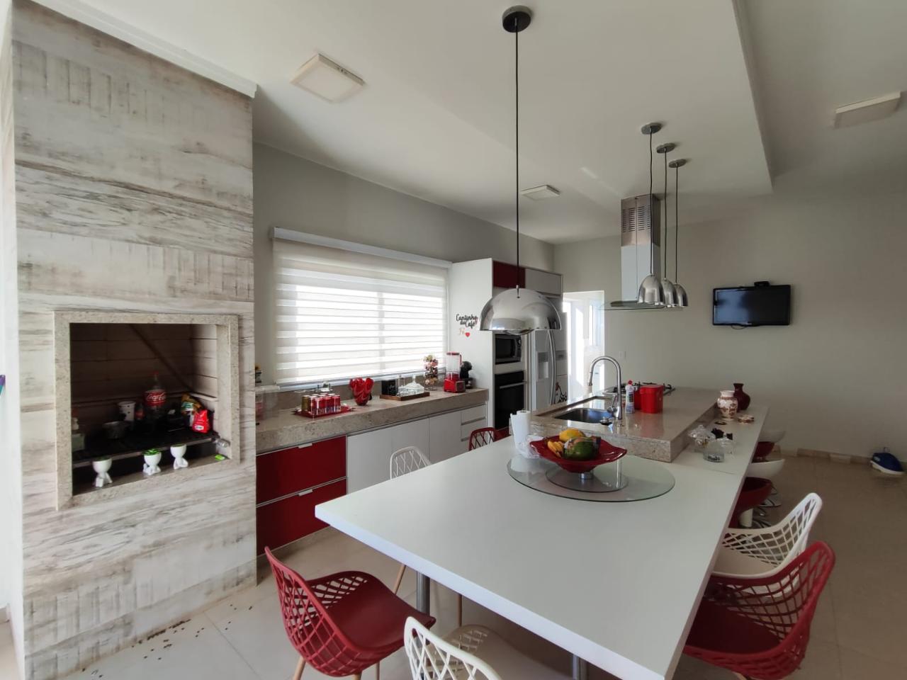 Casa Residencial - Condomínio Valle da Prata