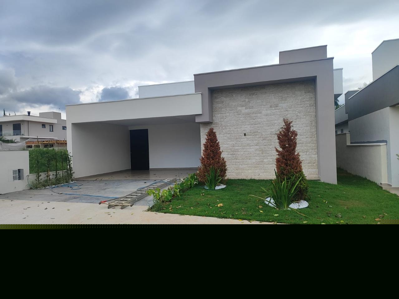 Casa Residencial - Condomínio Macaubeiras