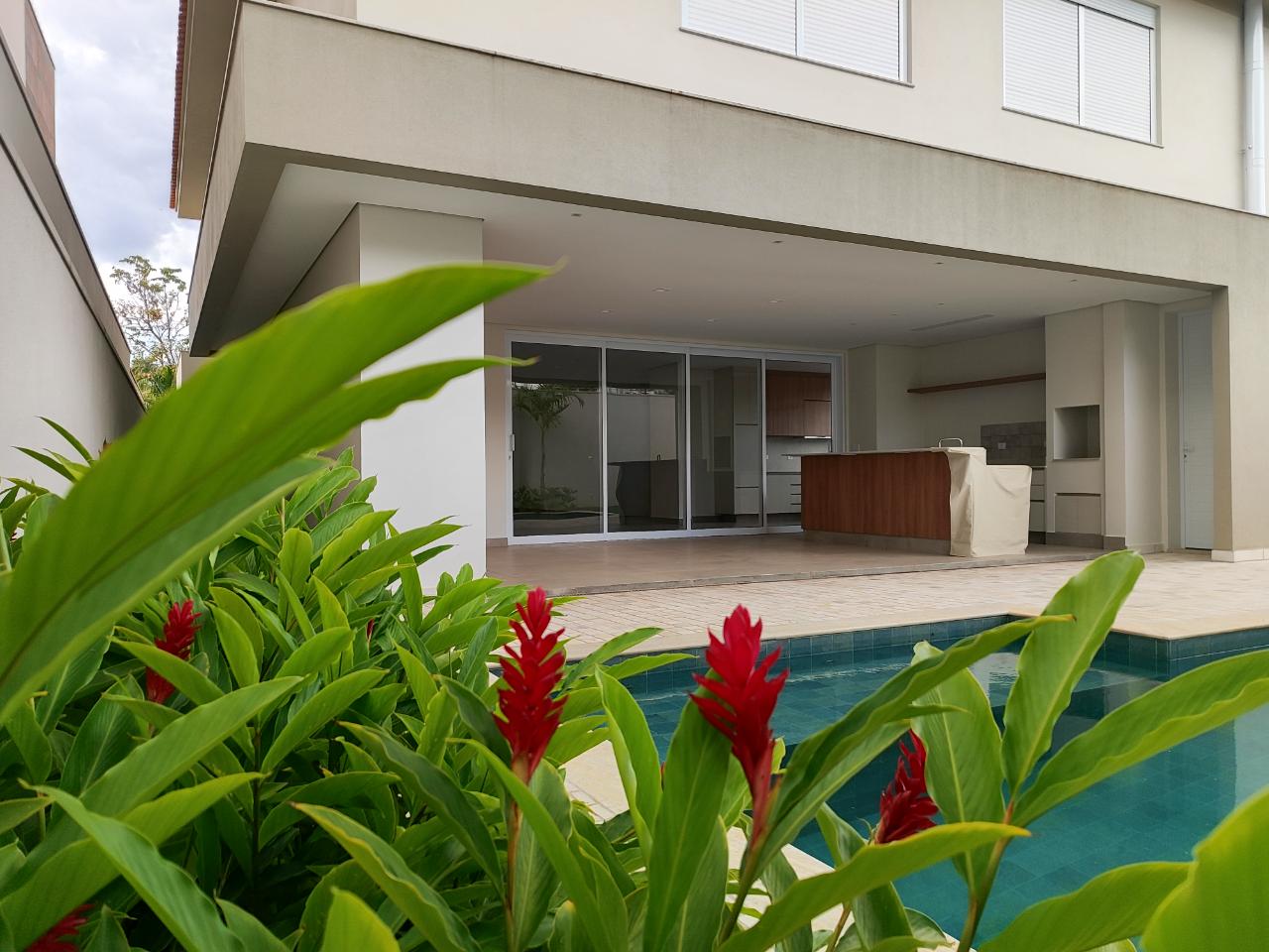 Casa Residencial - Condomínio Morro Azul II