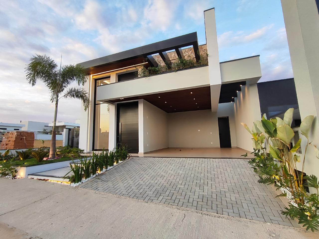 Casa Residencial - Condomínio Macaubeiras